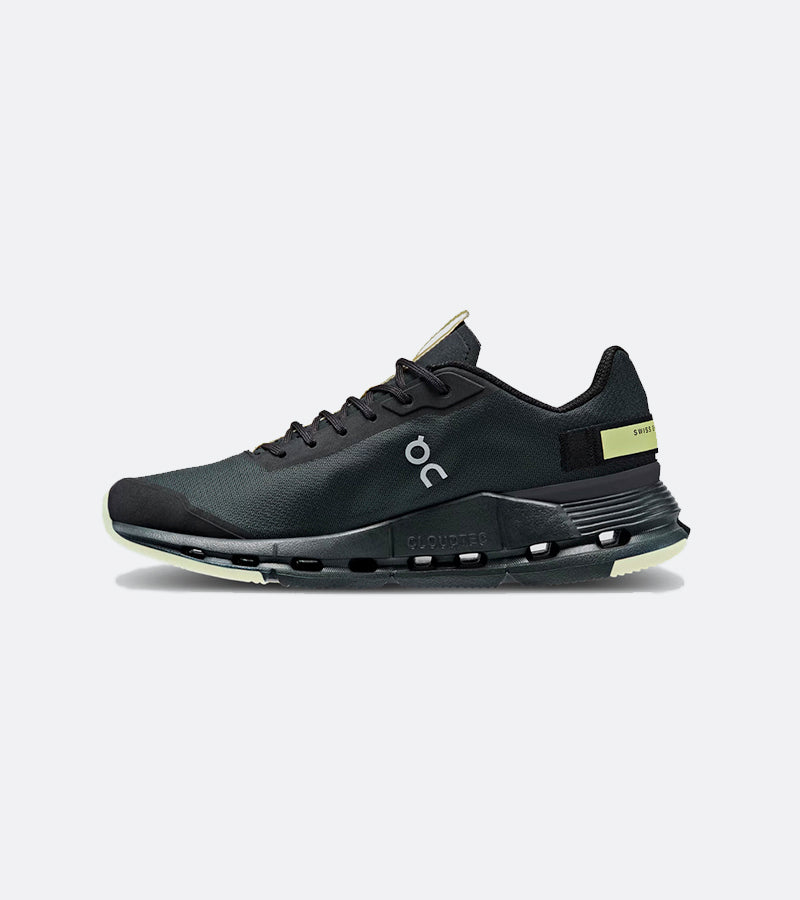 on cloudnova form black/hay